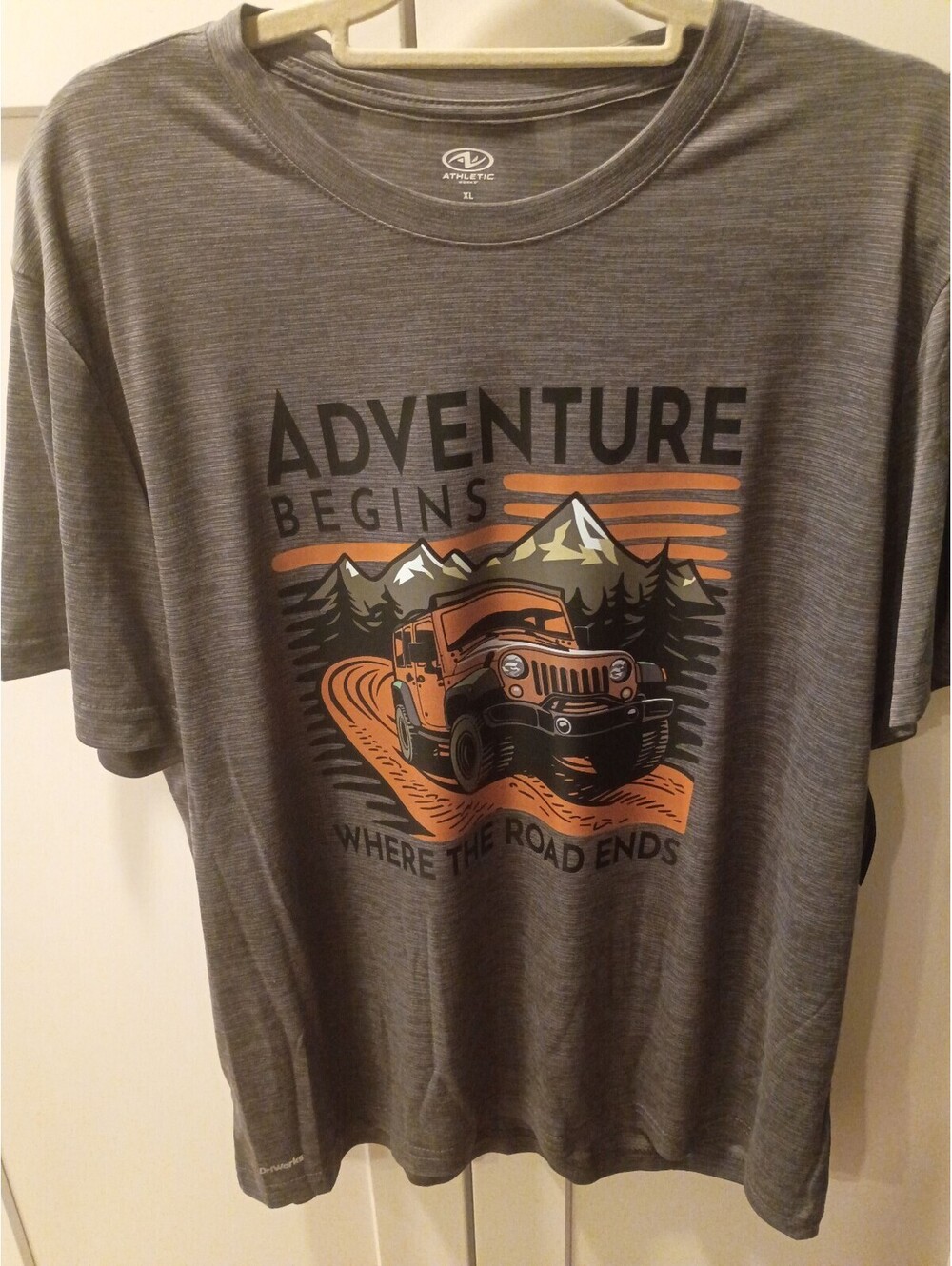 Athletic Works XL Gray Adventure Graphic T-Shirt